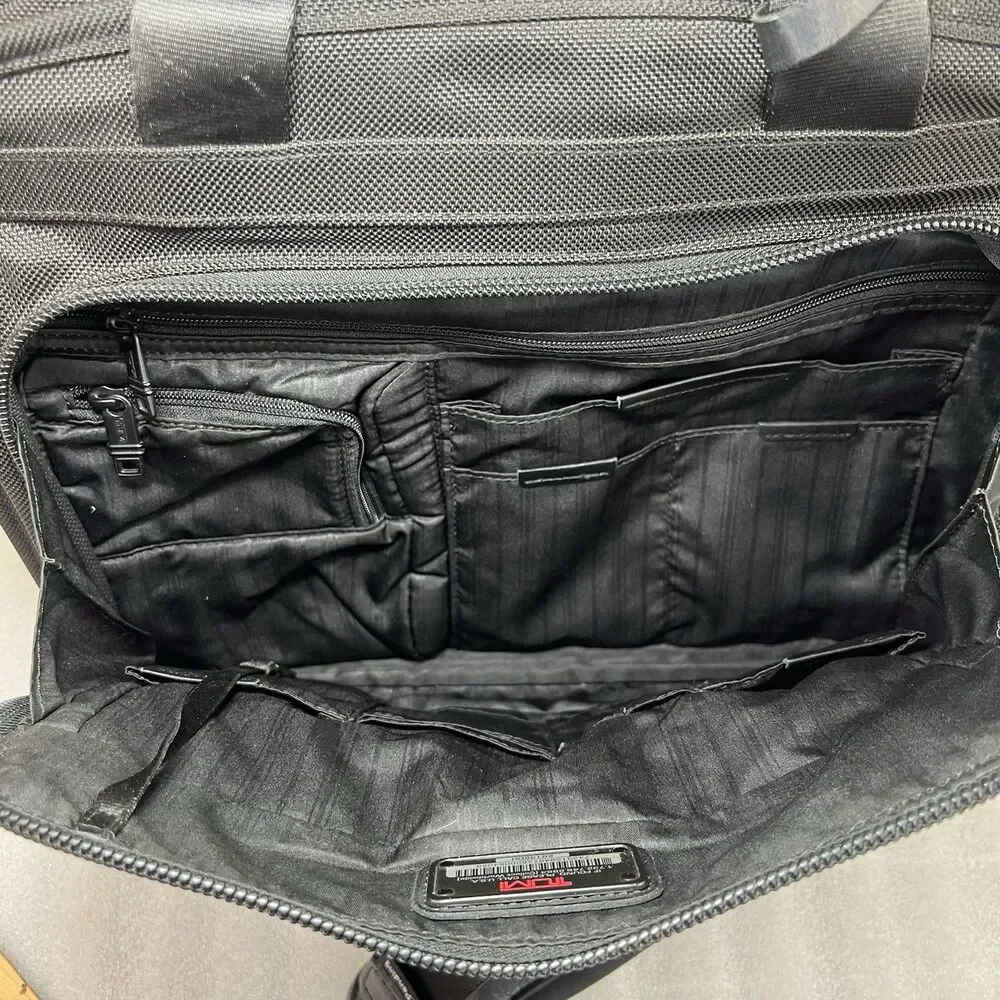 TUMI Alpha Expandable Organizer Briefcase Laptop Bag Black  26141 DH